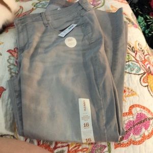 Old Navy rockstar jeans size 16 NWT